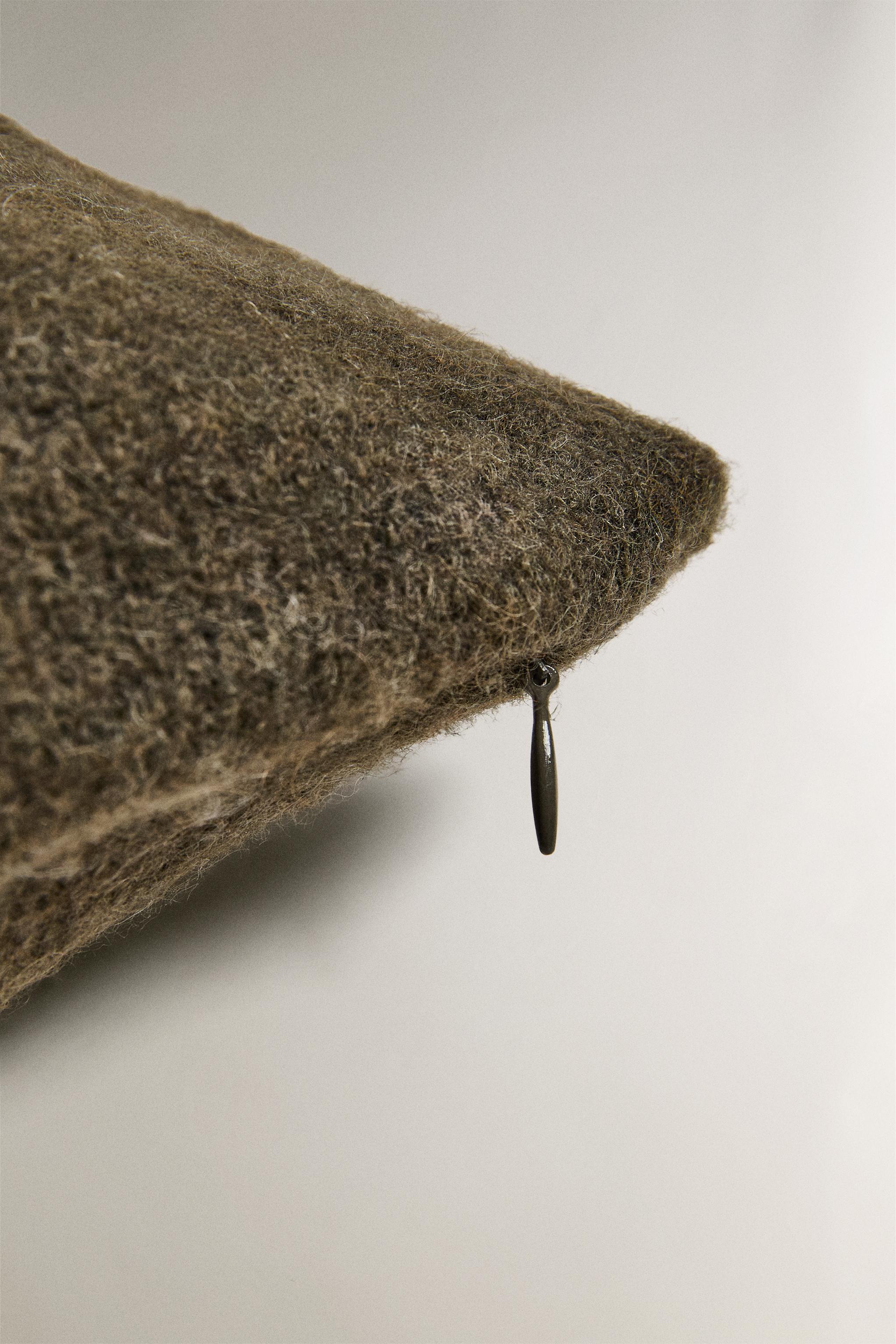 HOUSSE DE COUSSIN EN POINT